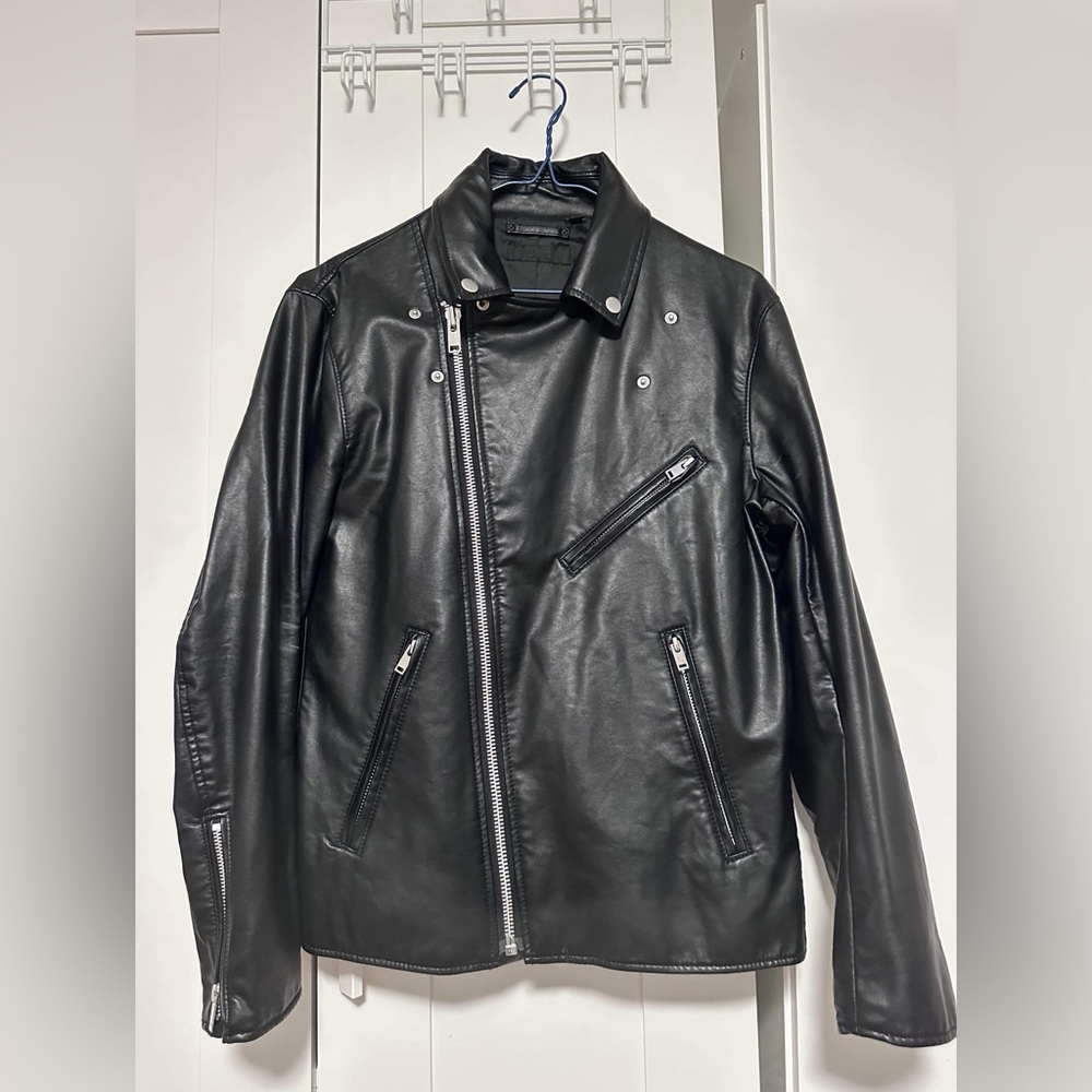 Men’s Leather Jacket Uniqlo Faux
Slim Fit Large - Picture 1 of 4